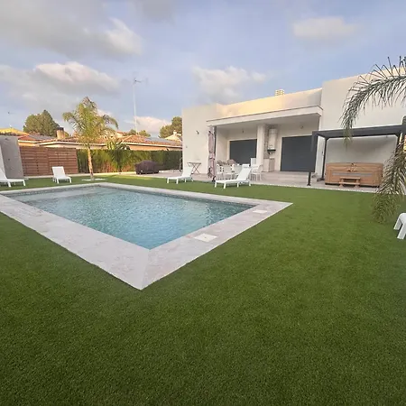 Oasis Lagos Villa Alginet
